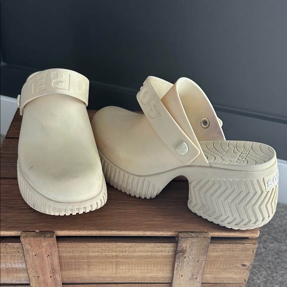 SO Cream Women's Clogs - Picture 7 of 10
